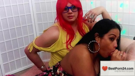Maxine X - Two Girls BJ With Latina Crush