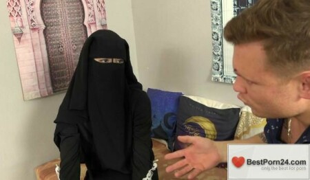 Sex With Muslims – Valerie Moon