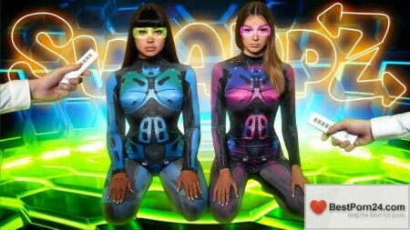 Sis Swap – Beca Barbie & Della Cate
