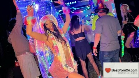 Let’s Post It – Lux La Fox